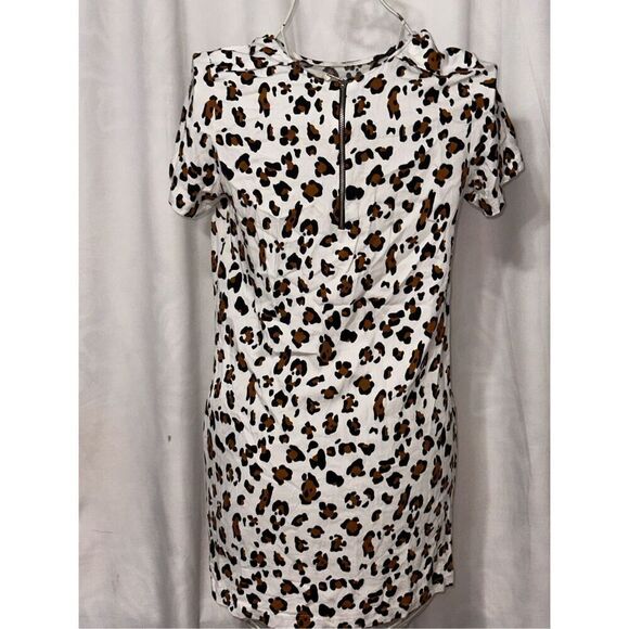 Beautiful women Renee C. Tan Leopard print shift dress with zipper up the back - Picture 3 of 7